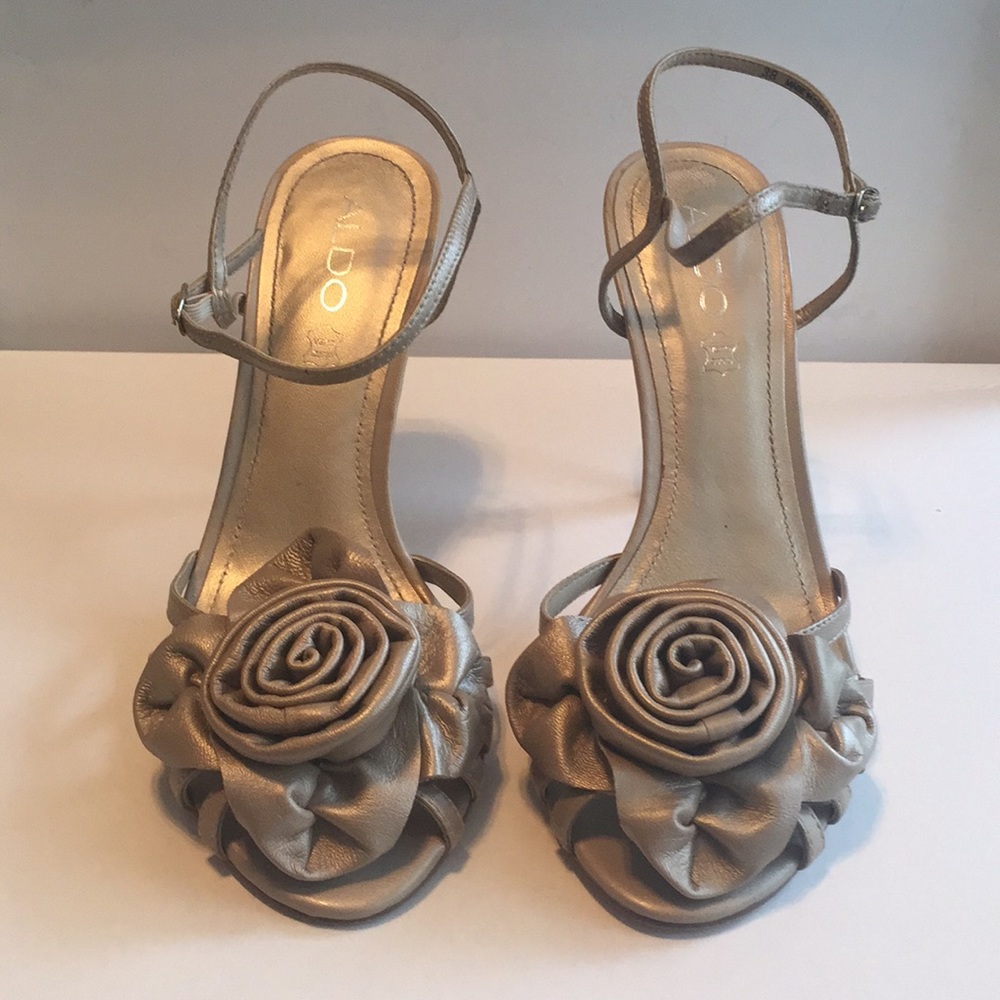 Aldo Faeroe Tan Leather open toe pumps